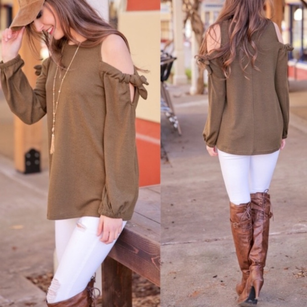 NWOT Olive Cold Should Tie Sleeve Tunic